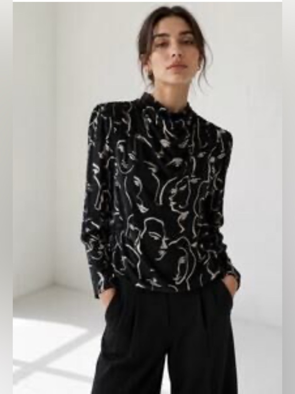 Zara Abstract Face Print Mock Neck Blouse Black White Long Sleeve Art Print Sz M - Picture 2 of 10